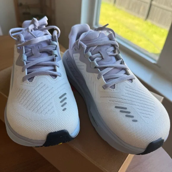 Altra Paradigm 8 Running Shoes - Sz 7 NEW -Purple - Picture 2 of 6